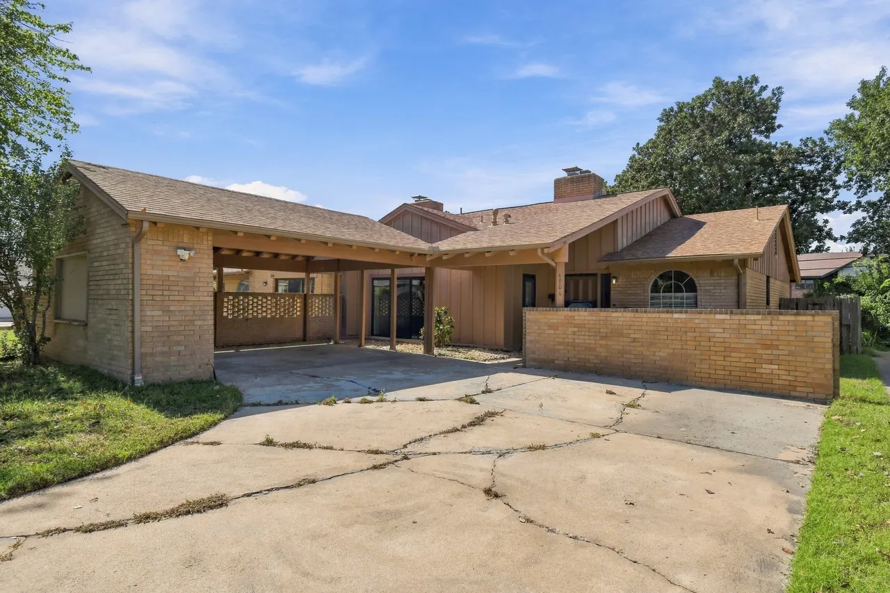Front exterior — 4904 S Knoxville Place, Tulsa, OK 74135