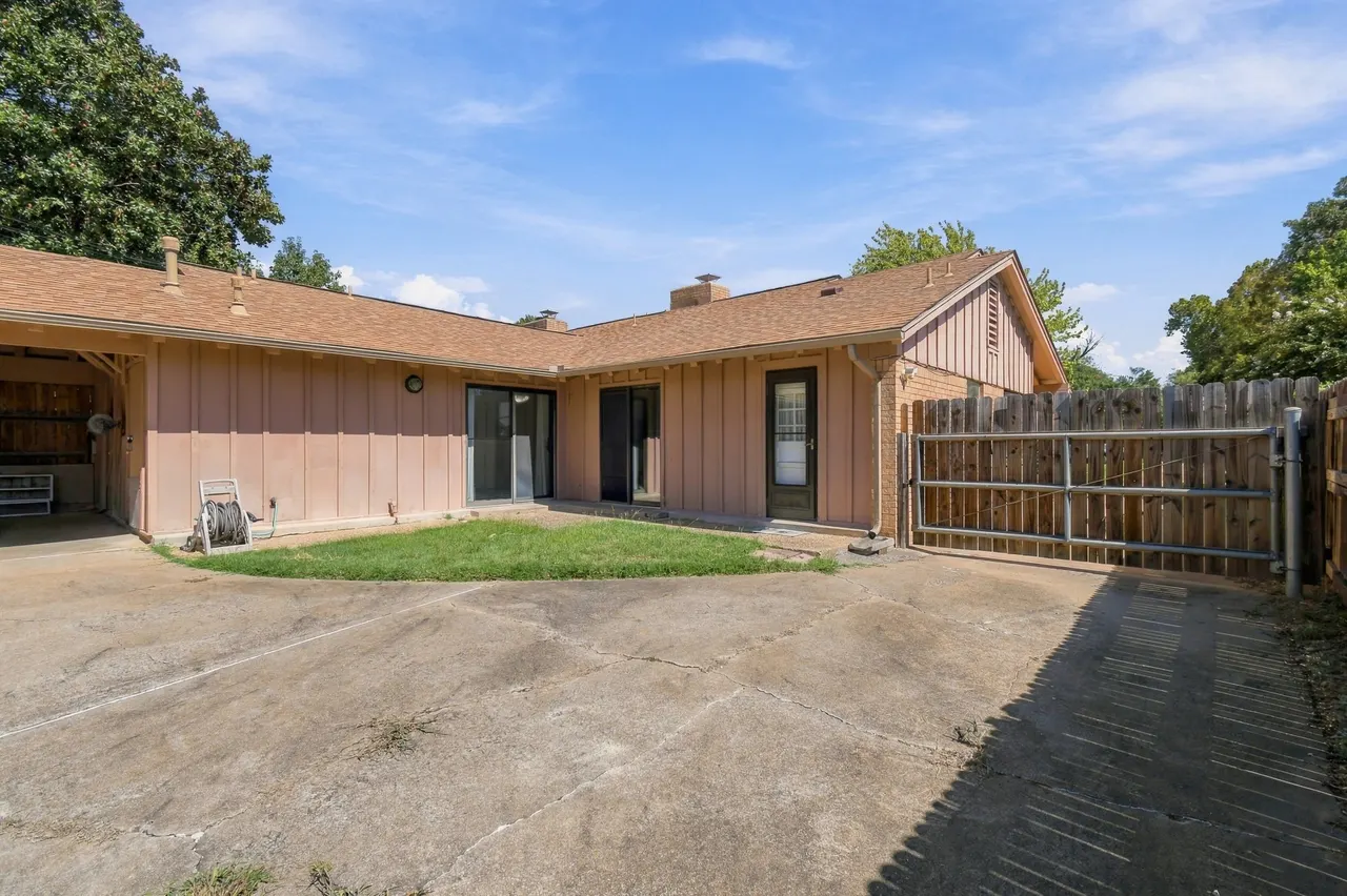Photo 2 — 4904 S Knoxville Place, Tulsa, OK 74135
