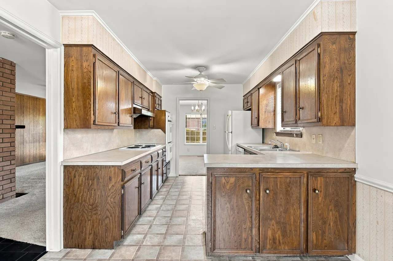 Photo 8 — 4904 S Knoxville Place, Tulsa, OK 74135