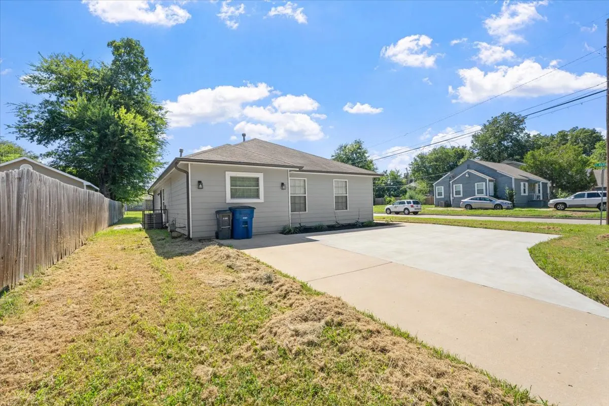 Photo 5 — 402 E Tecumseh Street, Tulsa, OK 74106