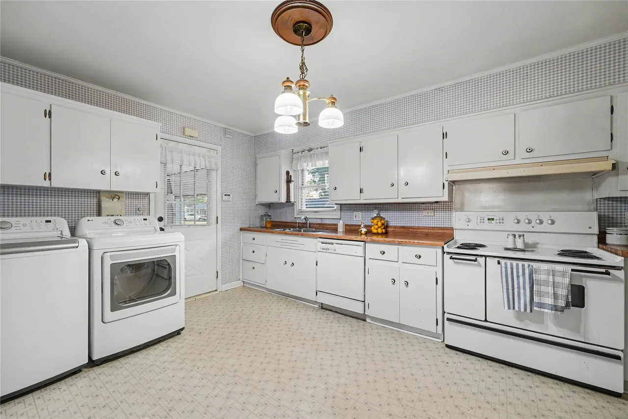 Photo 7 — 700 SE 10th Street, Pryor, OK 74361
