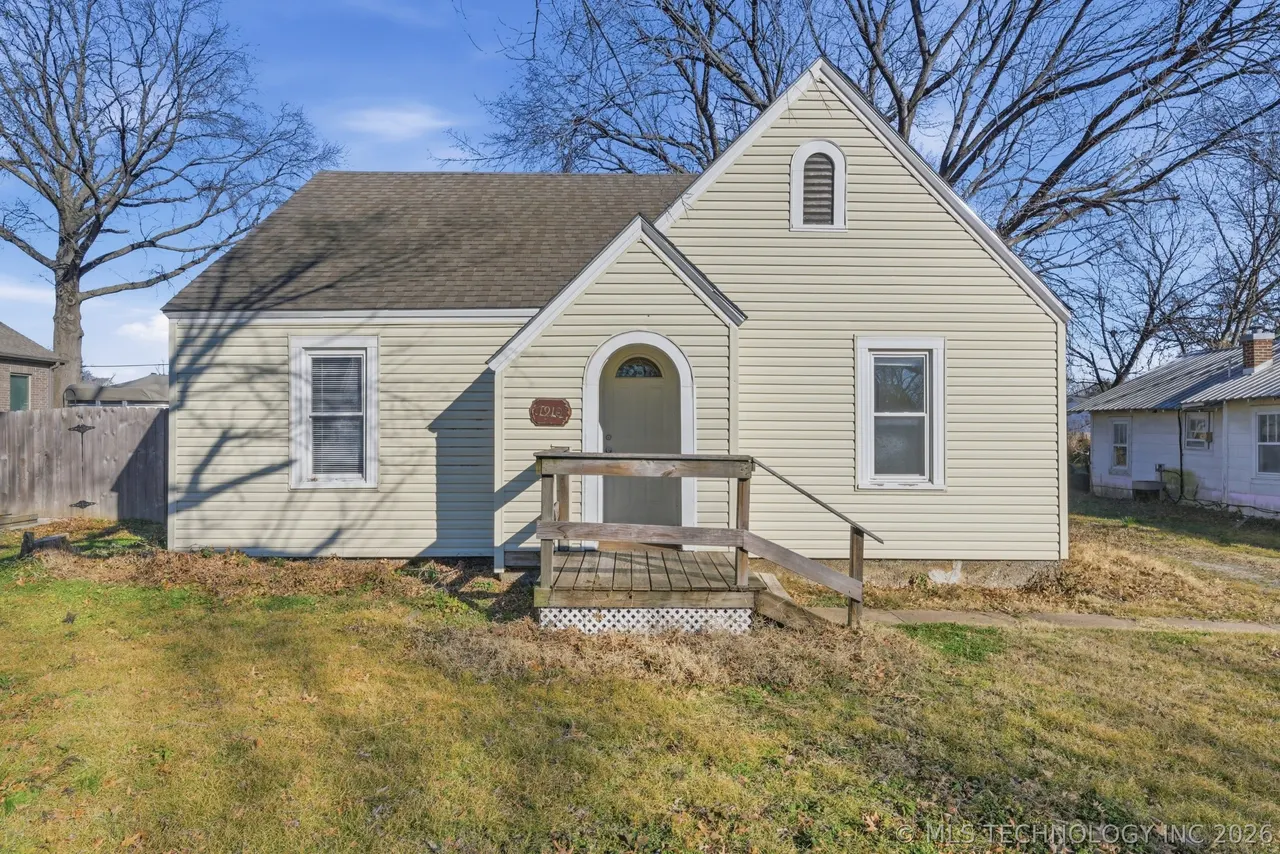 Front exterior — 1910 S Johnstone Avenue, Bartlesville, OK 74003