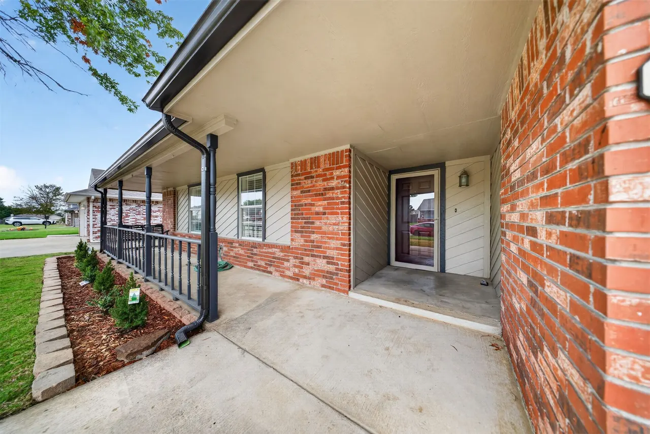 Photo 3 — 8232 N 127th Avenue E, Owasso, OK 74055