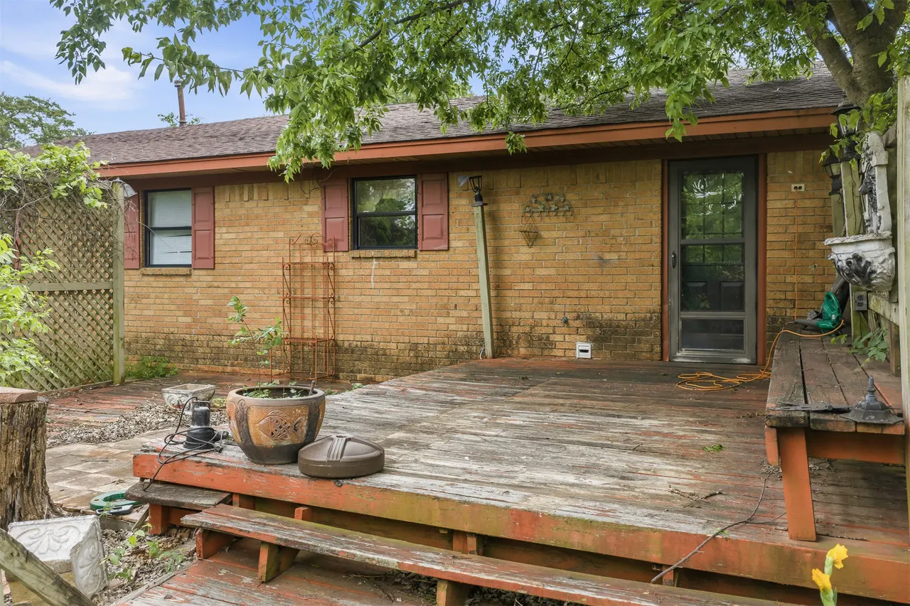 Photo 24 — 710 White Rock, Marietta, OK 73448