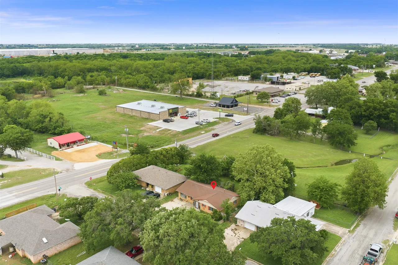Photo 28 — 710 White Rock, Marietta, OK 73448