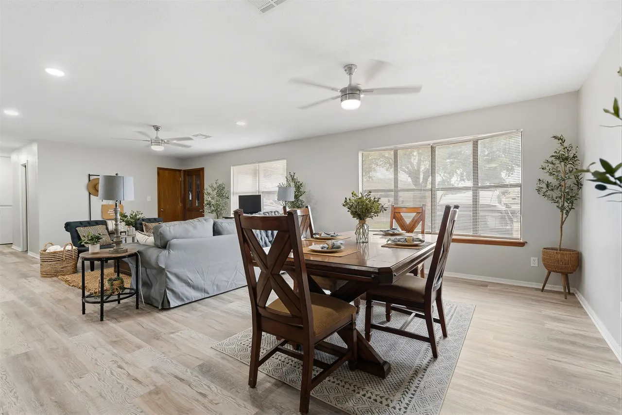 Photo 8 — 710 White Rock, Marietta, OK 73448