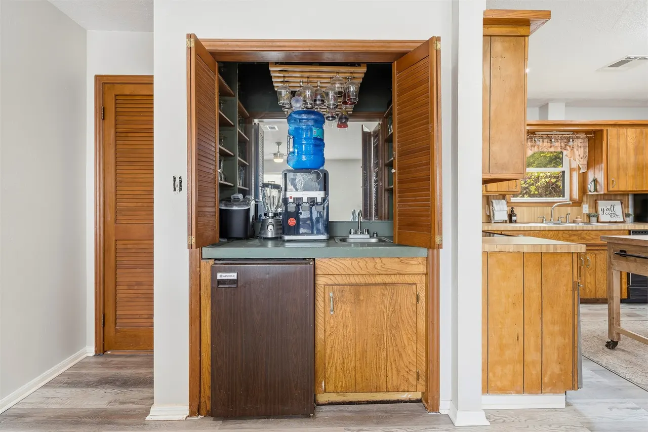 Photo 9 — 710 White Rock, Marietta, OK 73448