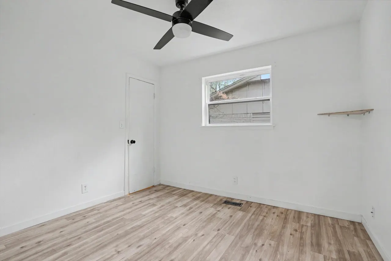 Photo 12 — 1724 S 6th Street, Broken Arrow, OK 74012