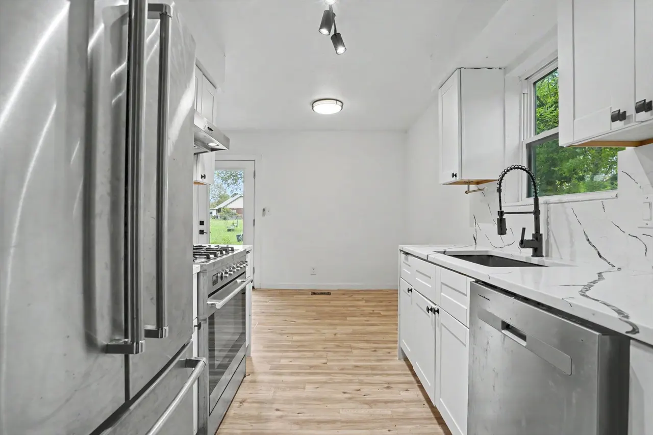Photo 14 — 1724 S 6th Street, Broken Arrow, OK 74012