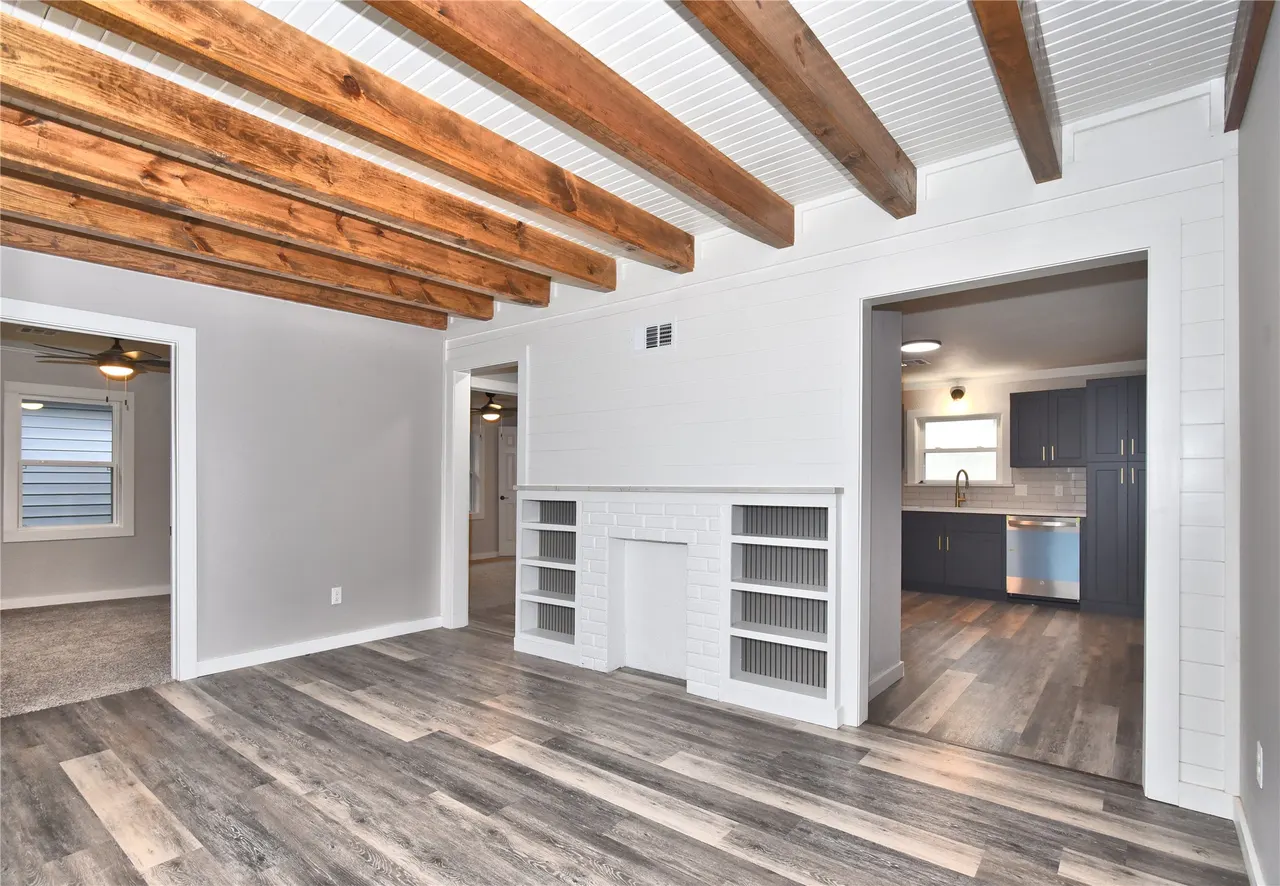 Photo 5 — 3527 E 4th Street, Tulsa, OK 74112
