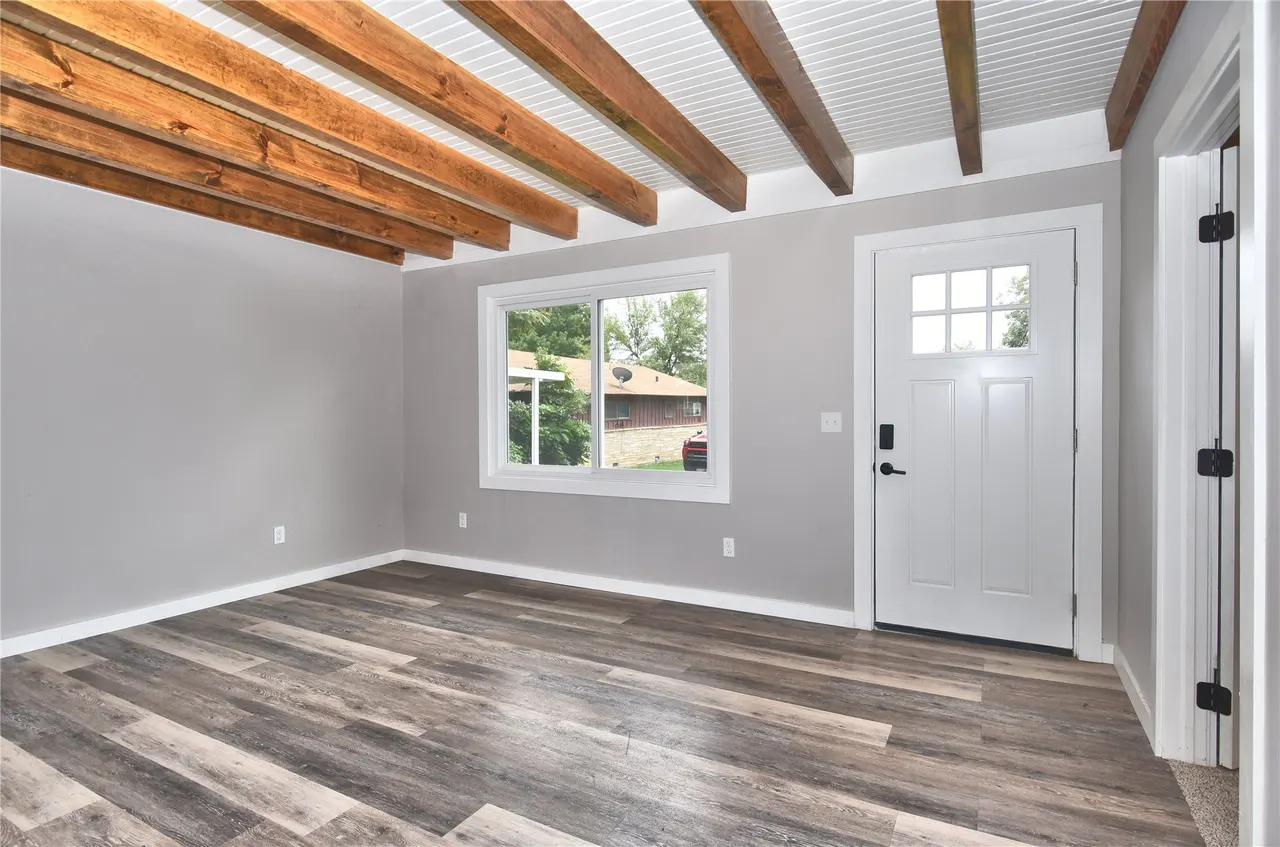 Photo 7 — 3527 E 4th Street, Tulsa, OK 74112