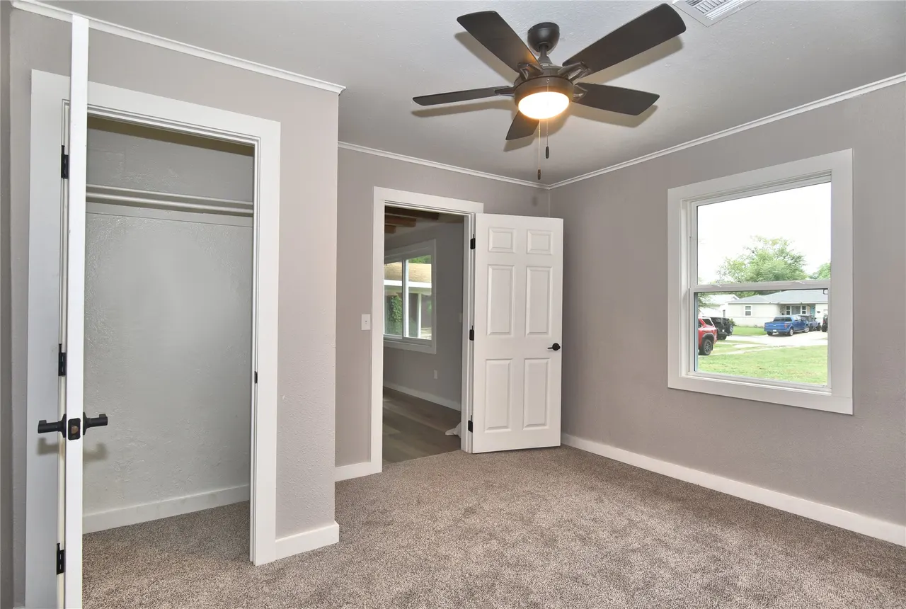 Photo 8 — 3527 E 4th Street, Tulsa, OK 74112
