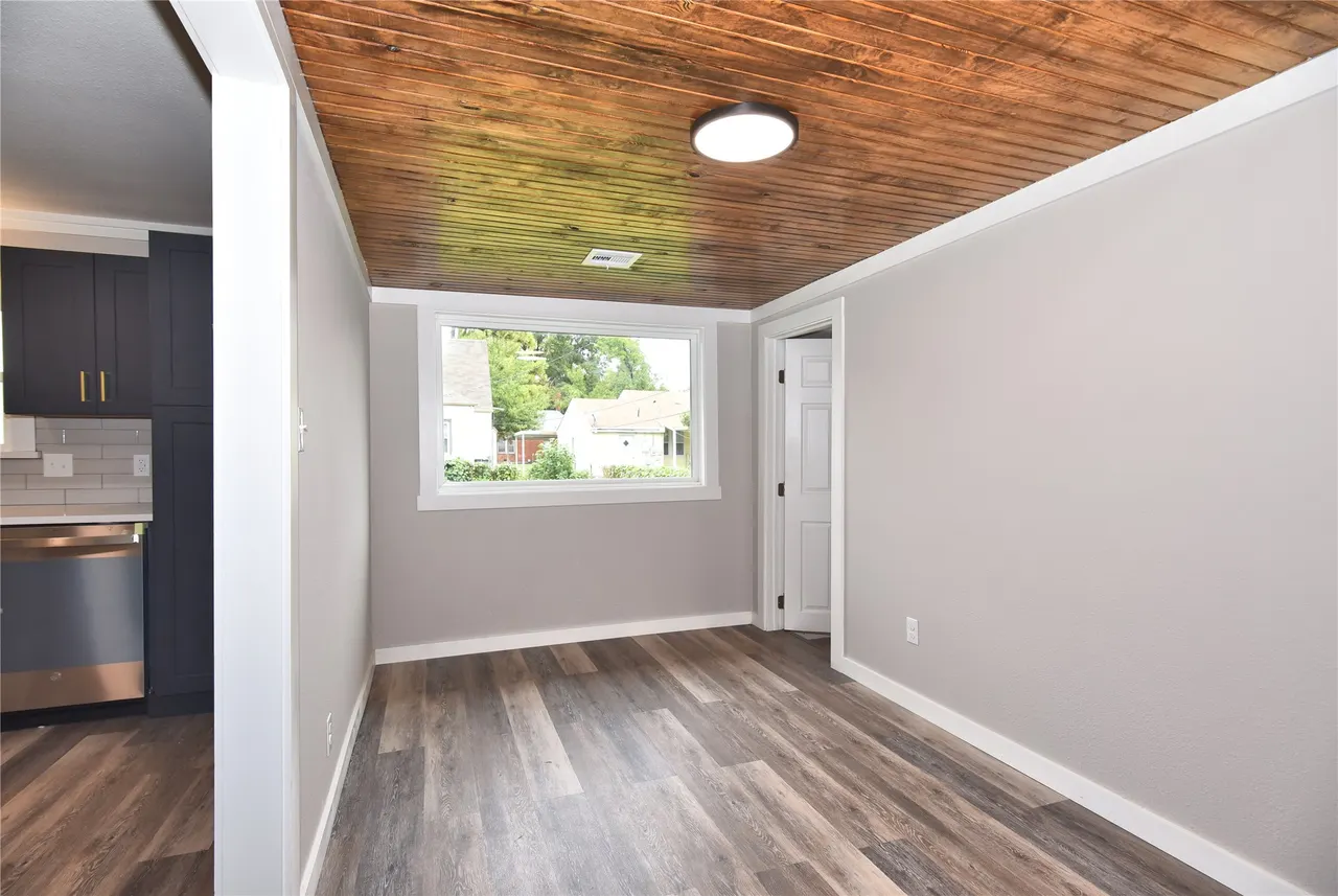 Photo 13 — 3527 E 4th Street, Tulsa, OK 74112