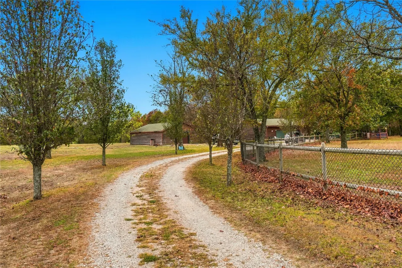 Photo 36 — 447098 E 1000 Road, Gore, OK 74435