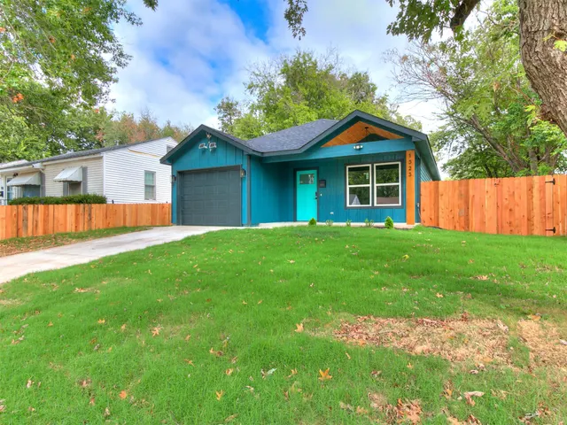 Photo 2 — 1323 N Toledo Avenue, Tulsa, OK 74115