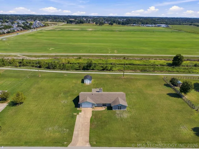 Photo 6 — 12203 S 88th EastAvenue, Bixby, OK 74008