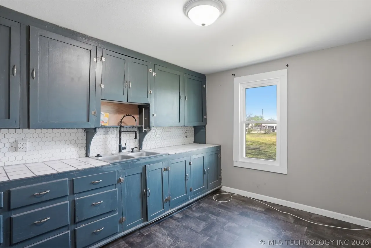 Photo 11 — 2131 N Edgewood Circle, Cushing, OK 74023