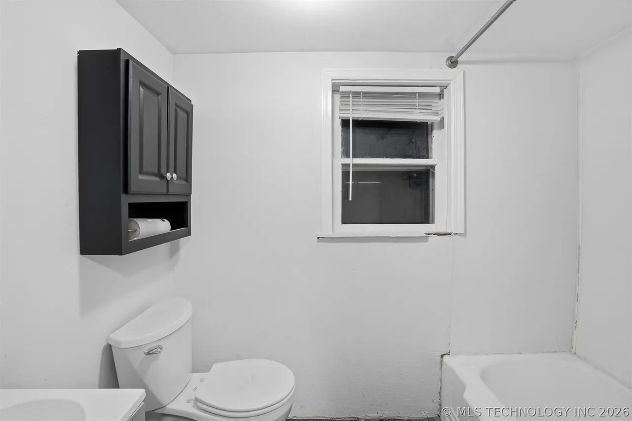 Photo 16 — 2131 N Edgewood Circle, Cushing, OK 74023