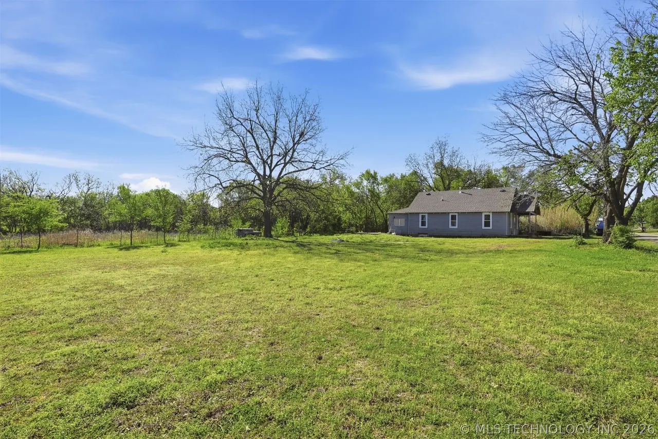 Photo 3 — 2131 N Edgewood Circle, Cushing, OK 74023