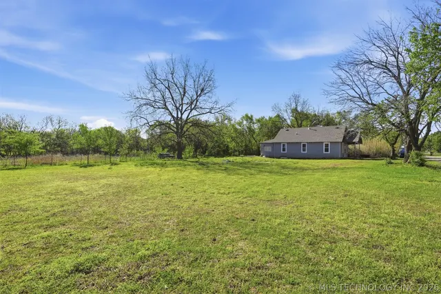 Photo 3 — 2131 N Edgewood Circle, Cushing, OK 74023