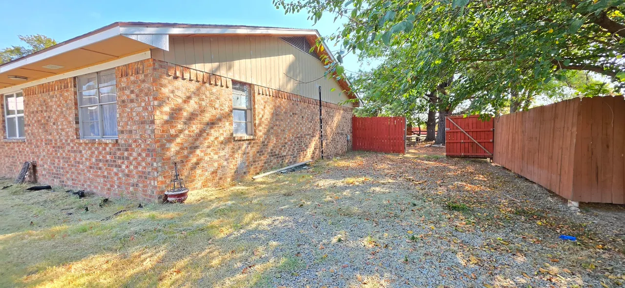 Photo 2 — 107903 S 4570 Road, Sallisaw, OK 74955