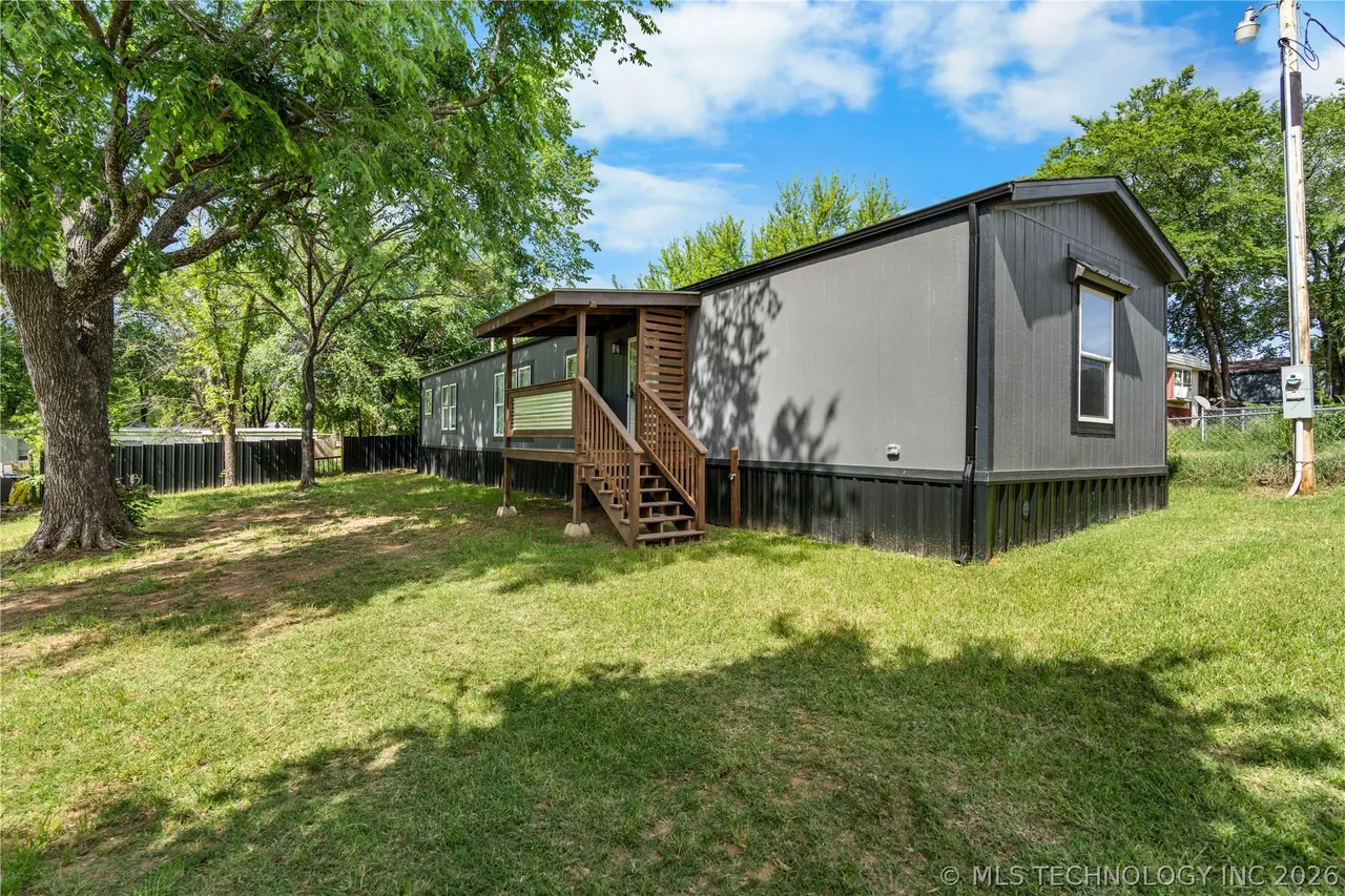 Photo 2 — 2109 Hawk, Kingston, OK 73439