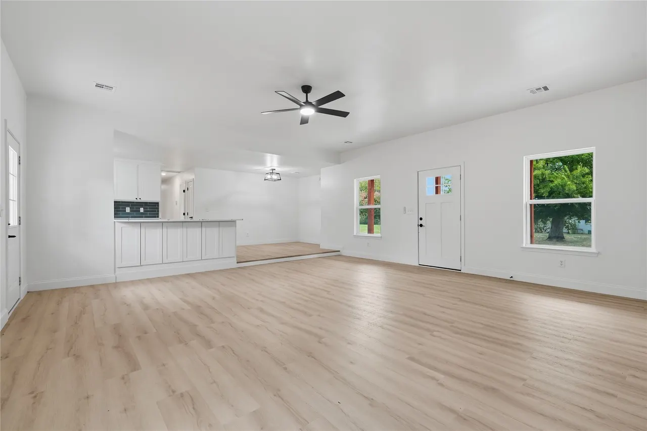 Photo 8 — 4204 S 35th West Avenue, Tulsa, OK 74107