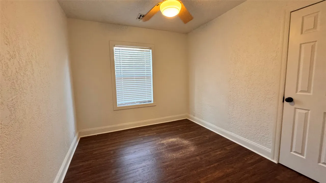 Photo 6 — 1011 W Taliaferro Street, Madill, OK 73446
