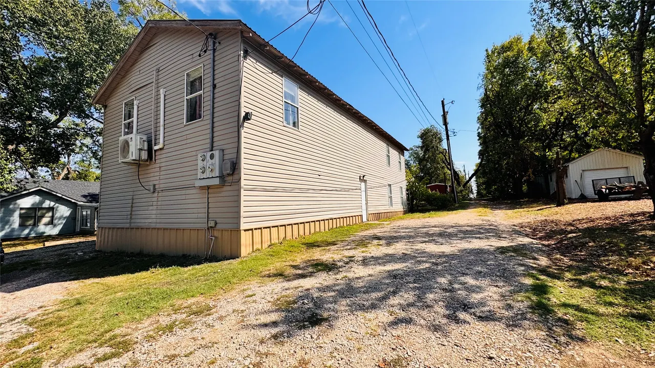 Photo 20 — 1011 W Taliaferro Street, Madill, OK 73446