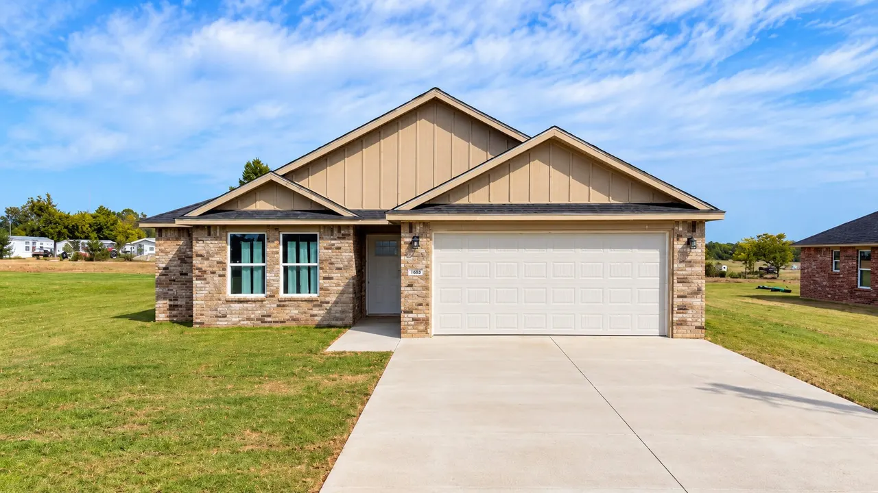 Front exterior — 1868 Silo Road, Durant, OK 74701