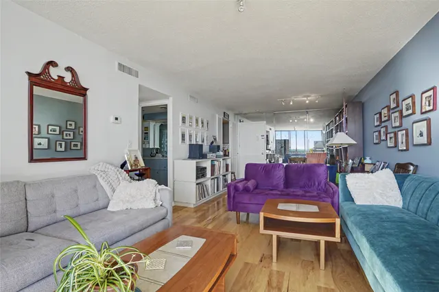 Photo 8 — 1502 S Boulder Avenue 18L, Tulsa, OK 74119