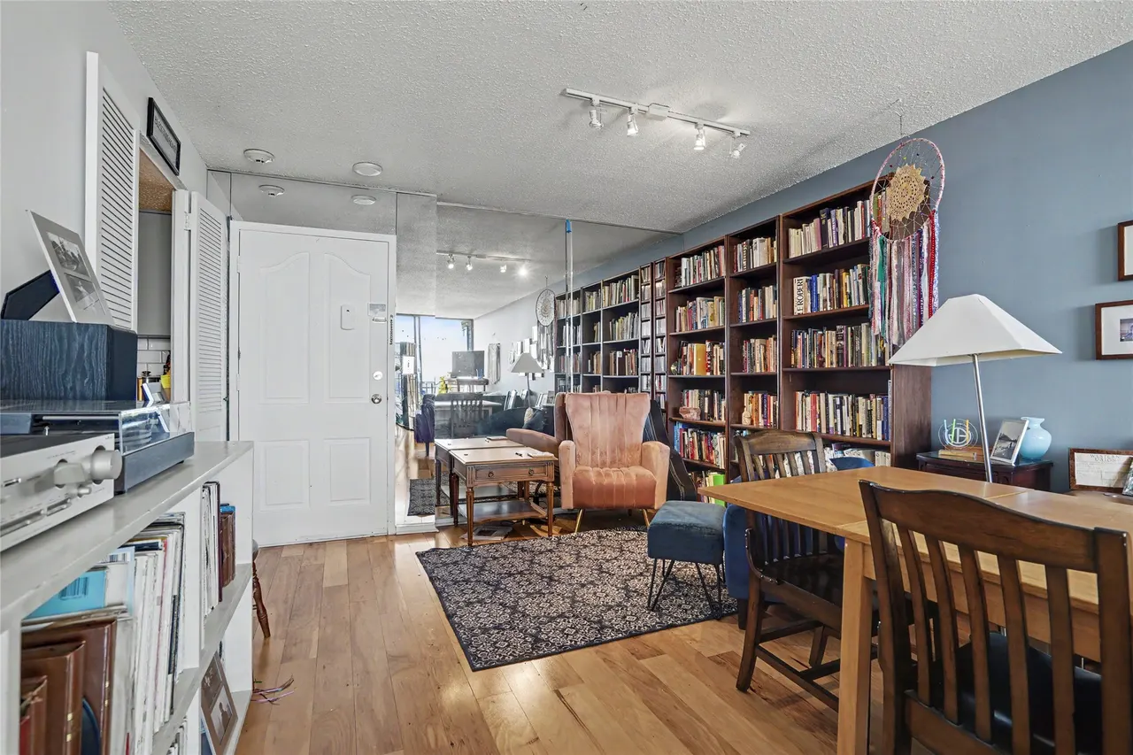 Photo 9 — 1502 S Boulder Avenue 18L, Tulsa, OK 74119
