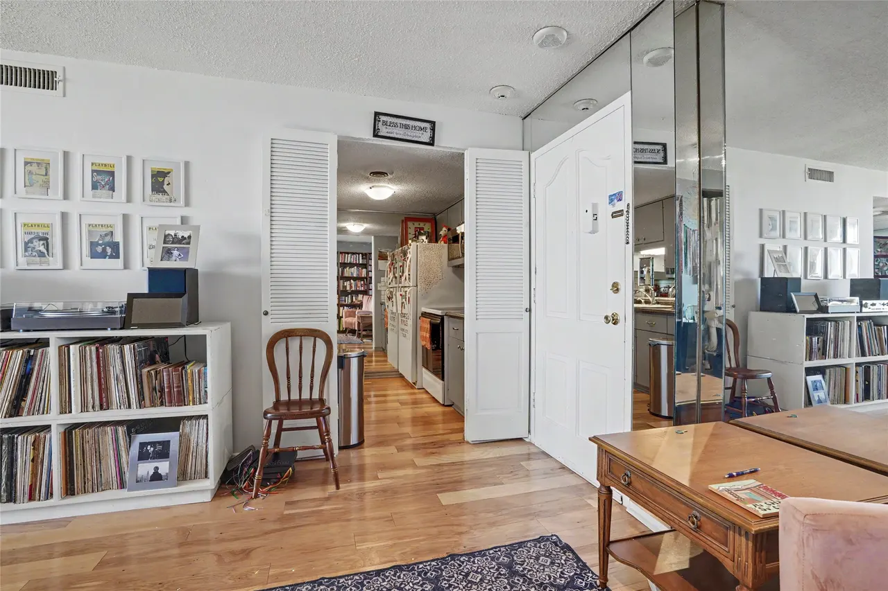 Photo 11 — 1502 S Boulder Avenue 18L, Tulsa, OK 74119