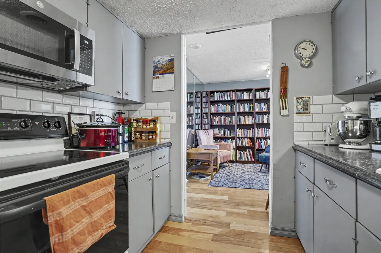 Photo 16 — 1502 S Boulder Avenue 18L, Tulsa, OK 74119