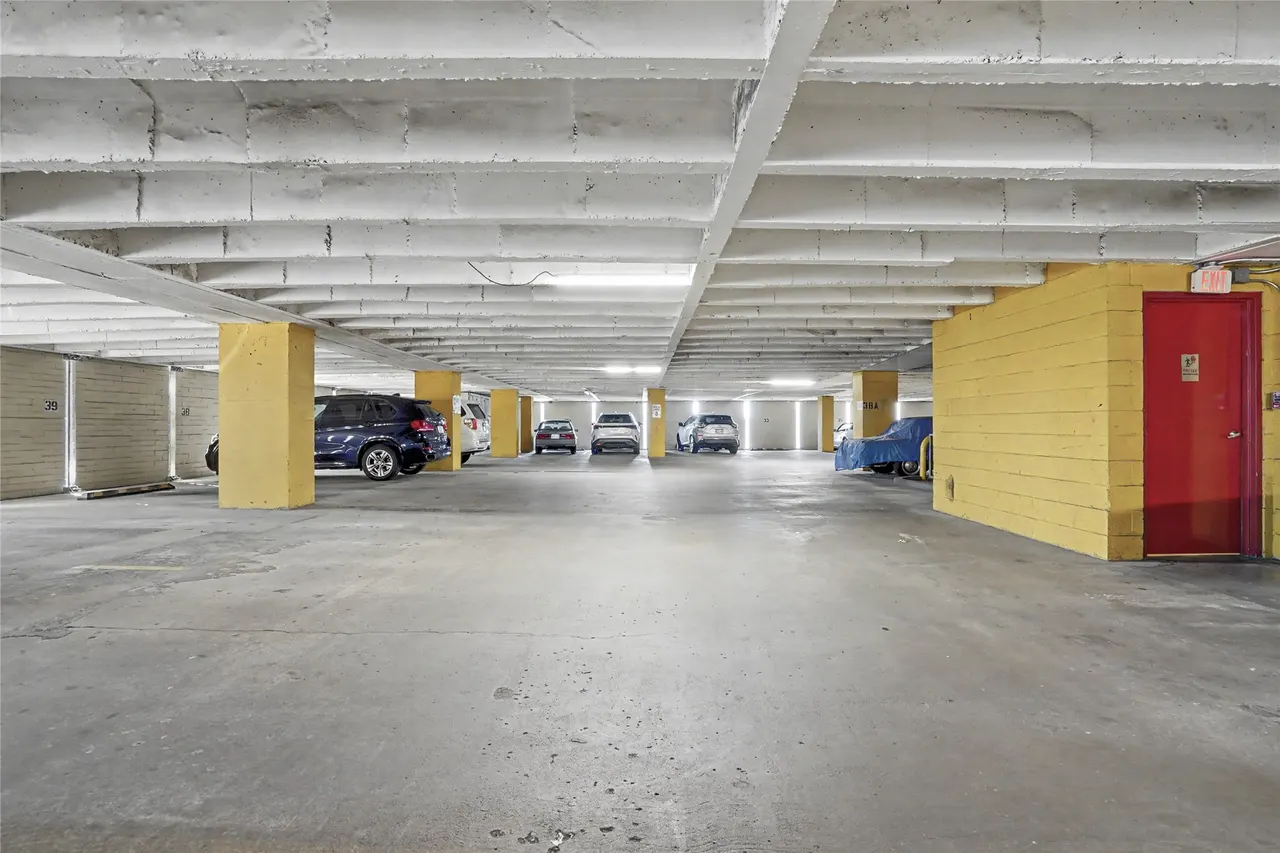 Photo 27 — 1502 S Boulder Avenue 18L, Tulsa, OK 74119