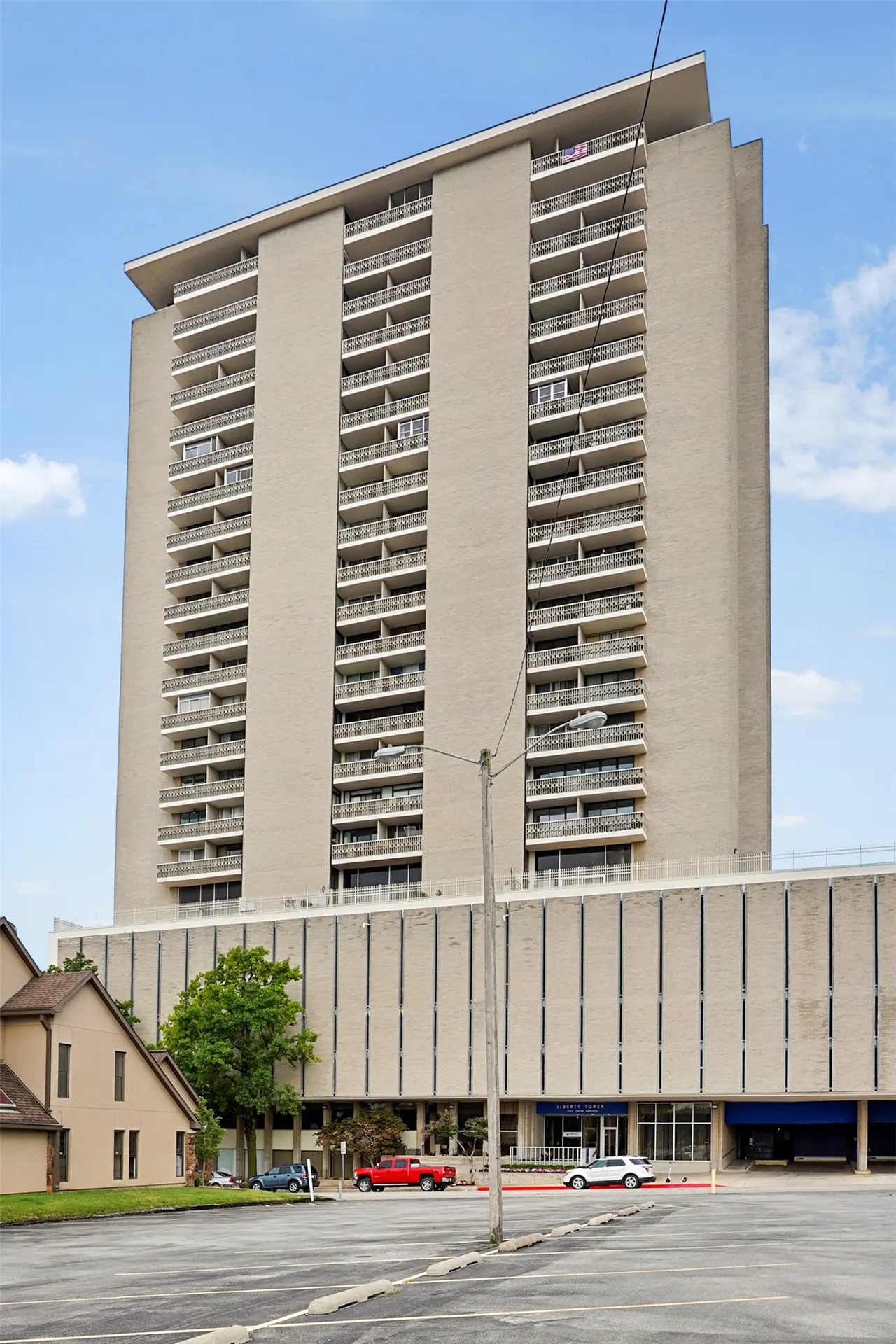 Photo 28 — 1502 S Boulder Avenue 18L, Tulsa, OK 74119
