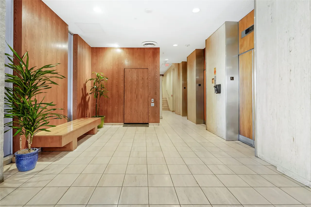 Photo 34 — 1502 S Boulder Avenue 18L, Tulsa, OK 74119