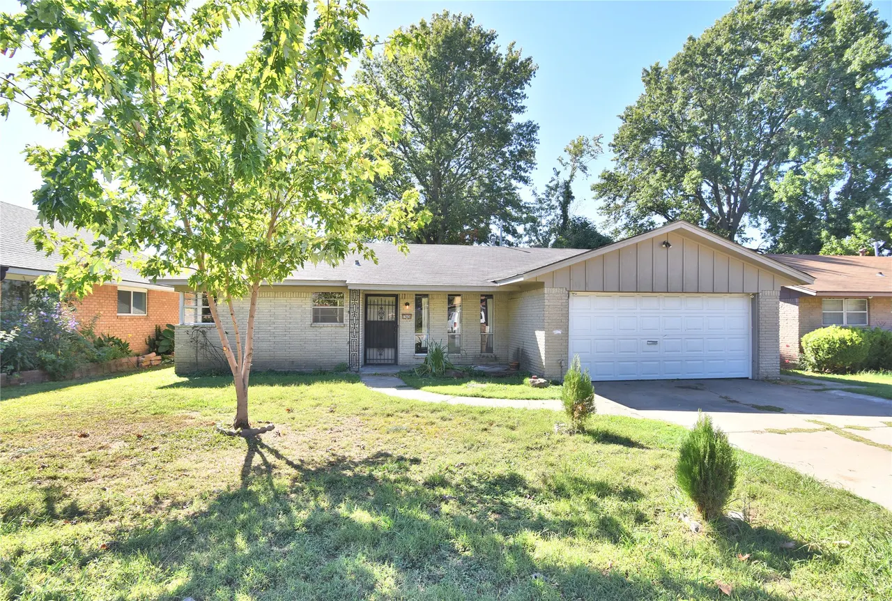 Front exterior — 11020 E 17th Street N, Tulsa, OK 74128