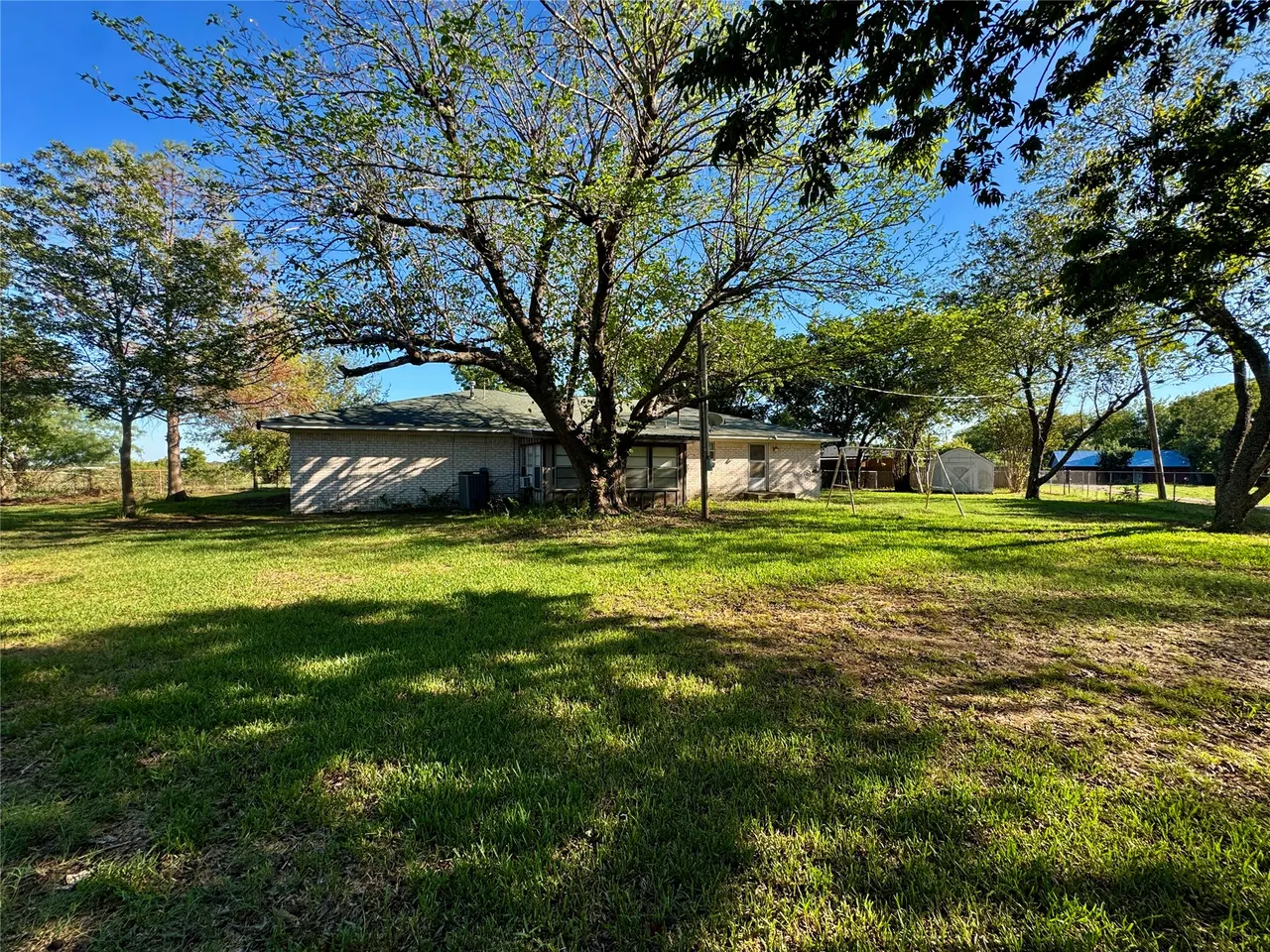 Photo 35 — 613 E Cherokee, Marietta, OK 73448