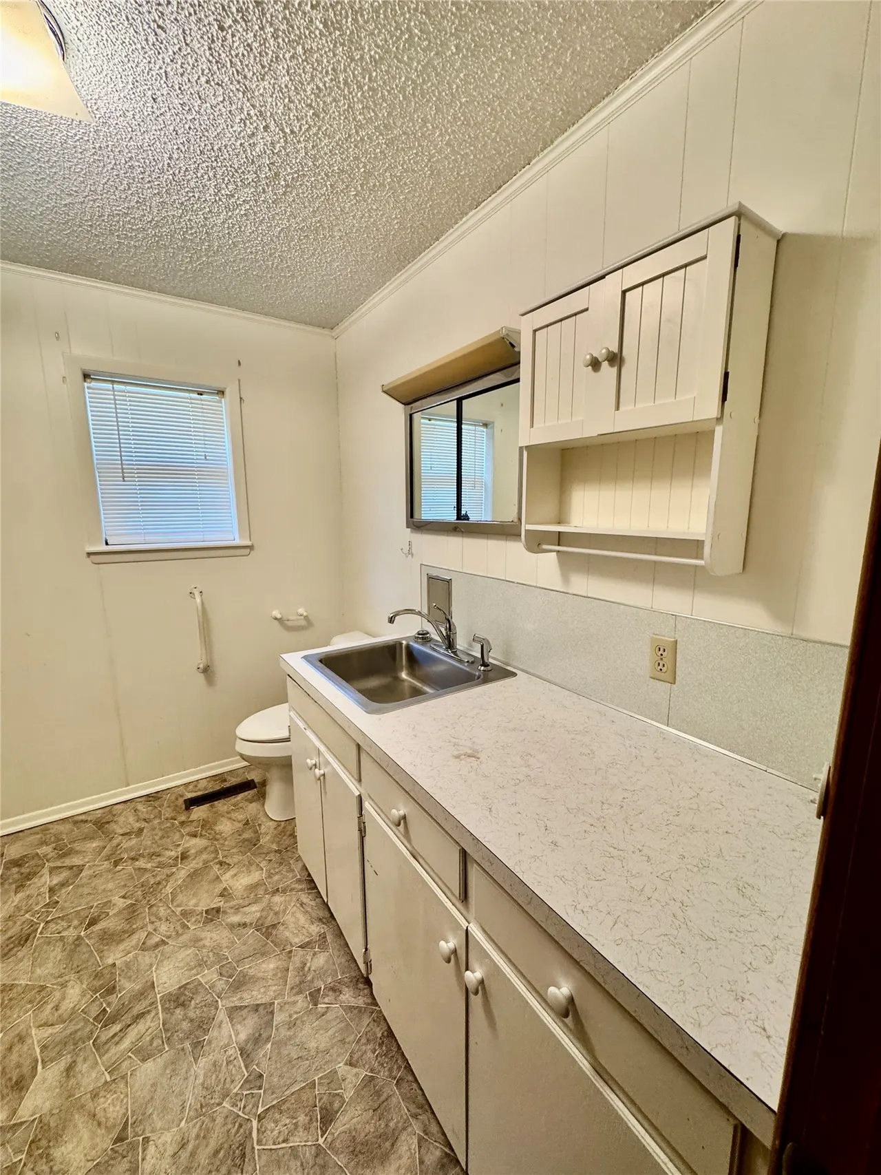 Photo 14 — 613 E Cherokee, Marietta, OK 73448