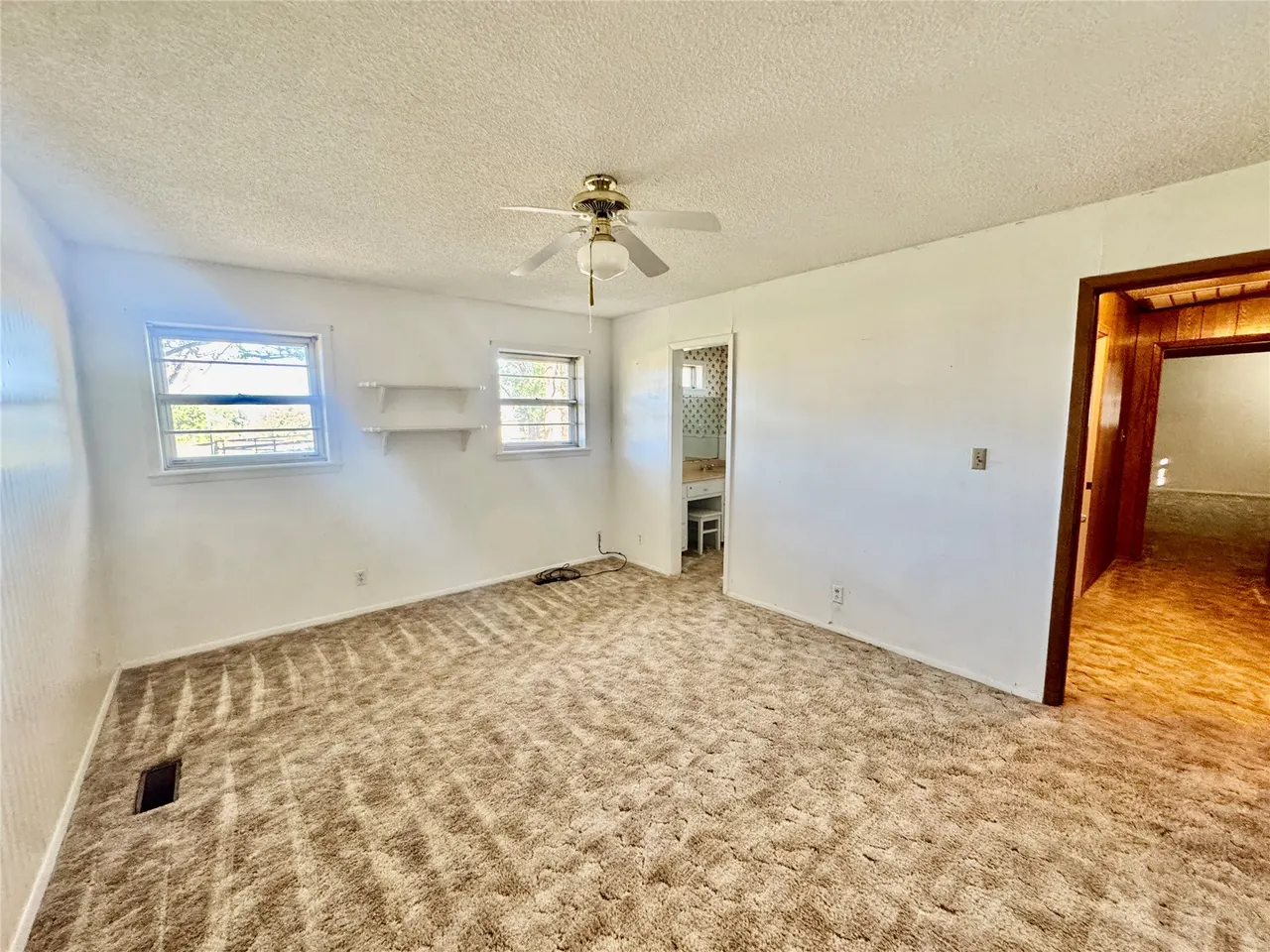 Photo 11 — 613 E Cherokee, Marietta, OK 73448