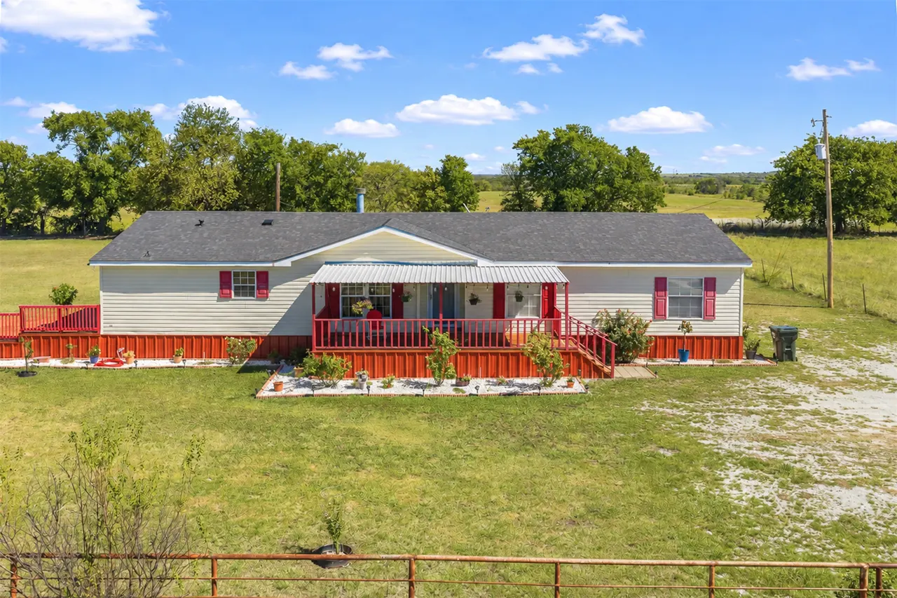 Front exterior — 23066 Pettijohn Springs, Madill, OK 73446