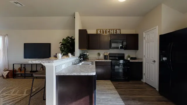 Photo 6 — 19 Sunflower Street, Bristow, OK 74010