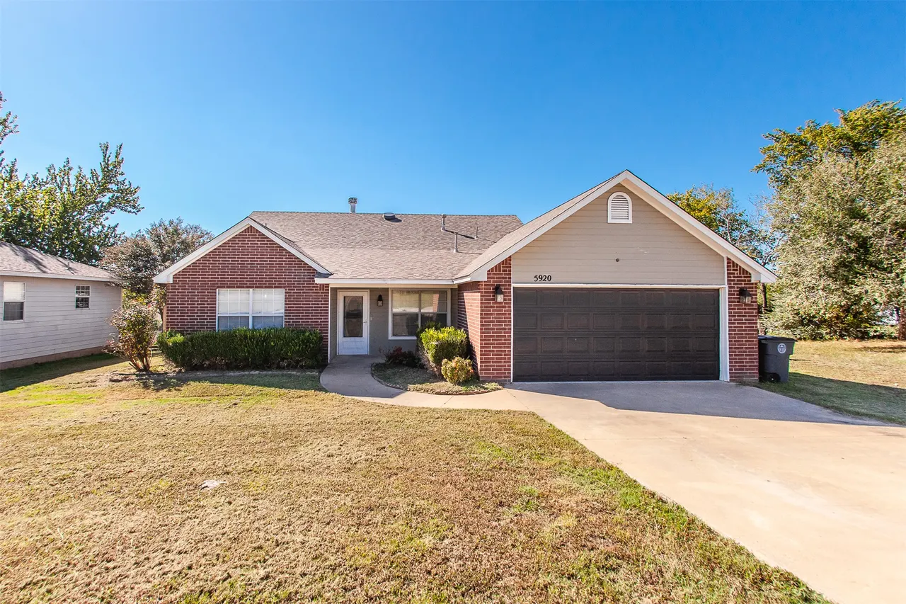 Front exterior — 5920 S 32nd Avenue W, Tulsa, OK 74107
