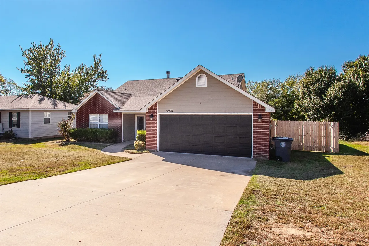 Photo 2 — 5920 S 32nd Avenue W, Tulsa, OK 74107