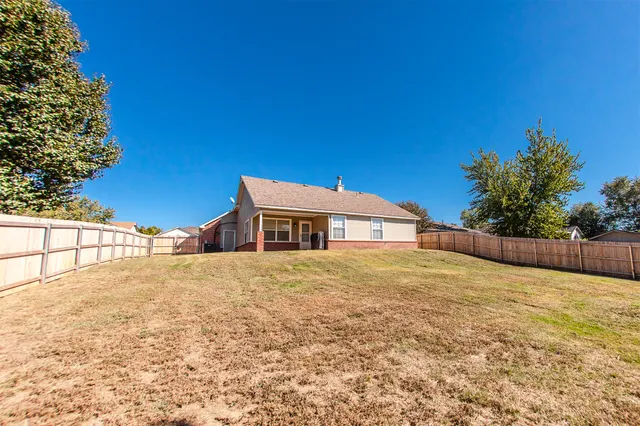 Photo 8 — 5920 S 32nd Avenue W, Tulsa, OK 74107