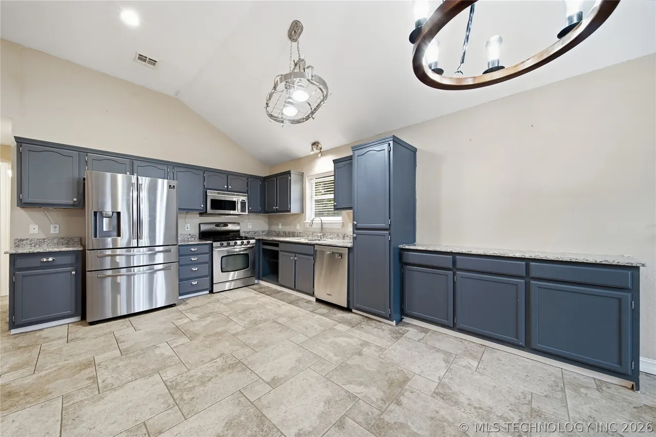Photo 8 — 7721 N 132nd EastAvenue, Owasso, OK 74055