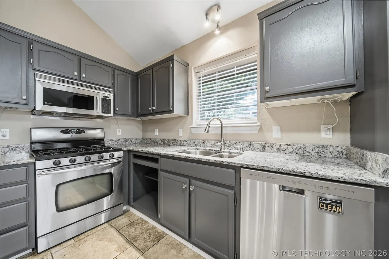 Photo 9 — 7721 N 132nd EastAvenue, Owasso, OK 74055