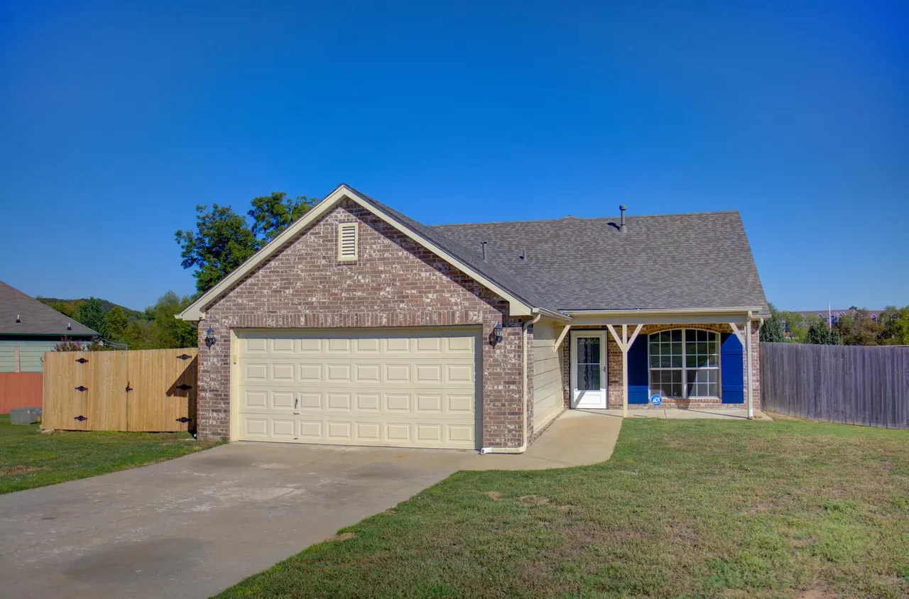 Photo 2 — 9227 Freedom Avenue, Sapulpa, OK 74066