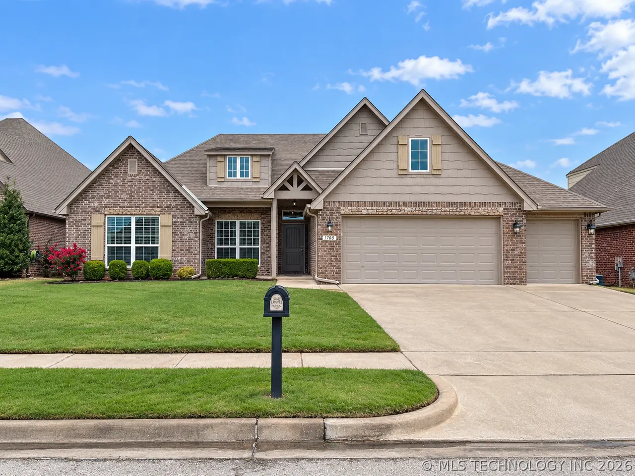 Front exterior — 1708 E Fargo Street, Broken Arrow, OK 74012